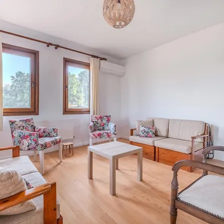 House W Garden 5 Min To Tuzburnu Bay In Ferienhaus *